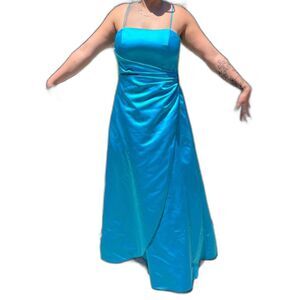 David's Bridal Satin Pool blue w brooch  Size 14 Spaghetti straps/strapless